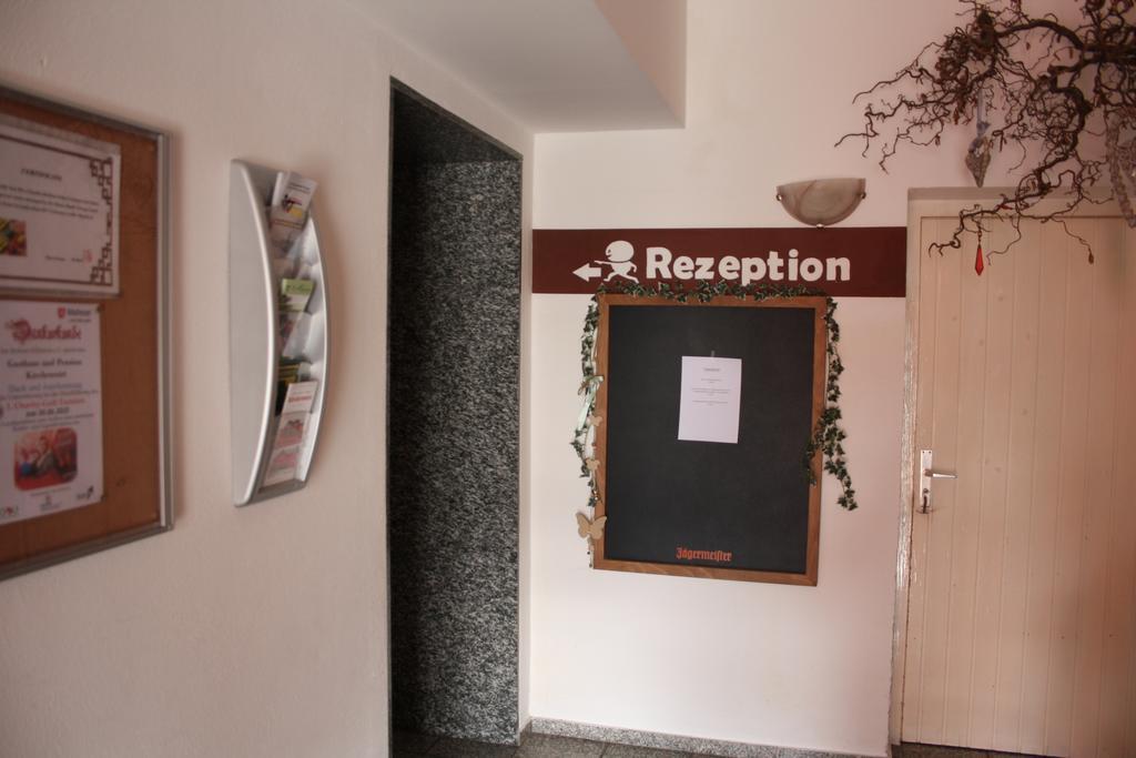 Pension Kirchenwirt Niederaichbach Екстериор снимка